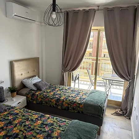 Playa Dona Sofia Bella 아파트 푸엔히롤라